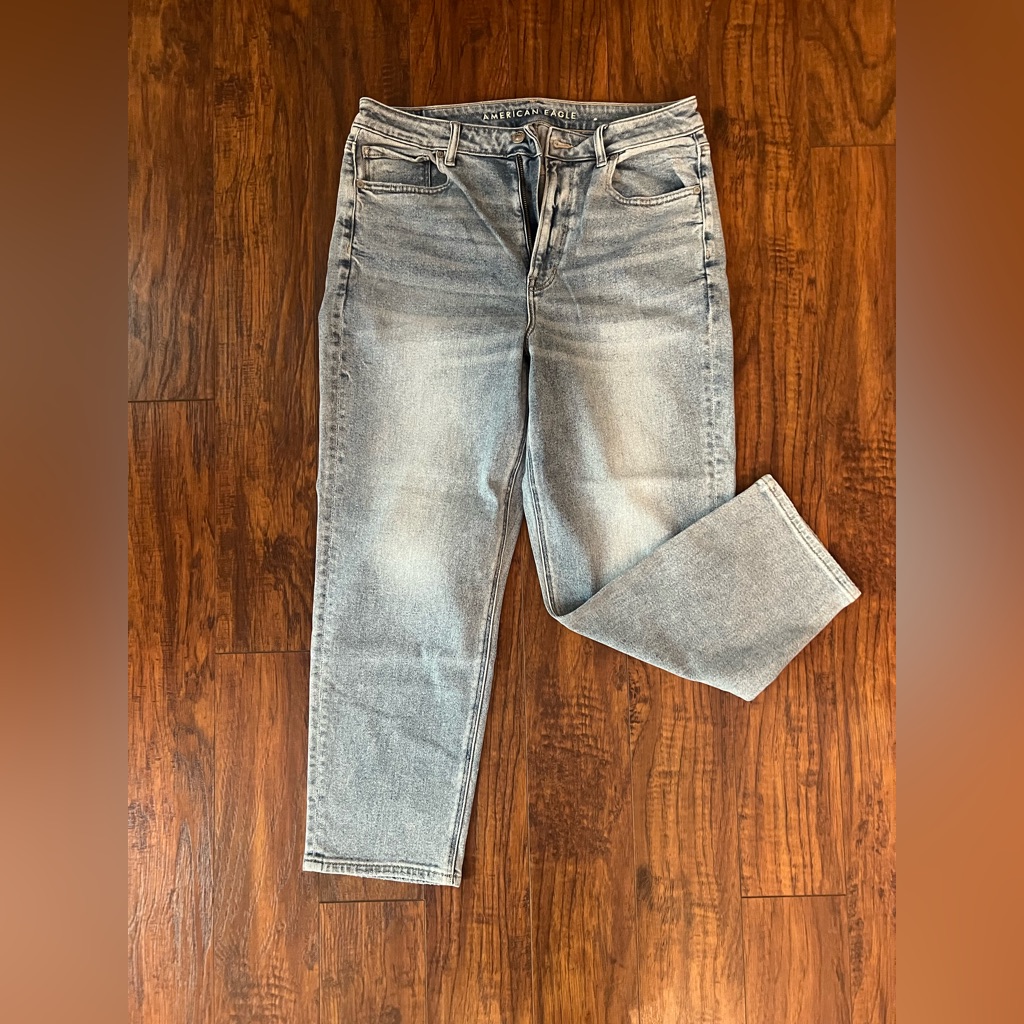 American Eagle Outfitters Light Wash Straight Jeans